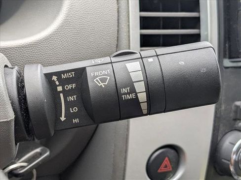 Used 2010 Nissan Frontier SE RWD image 14