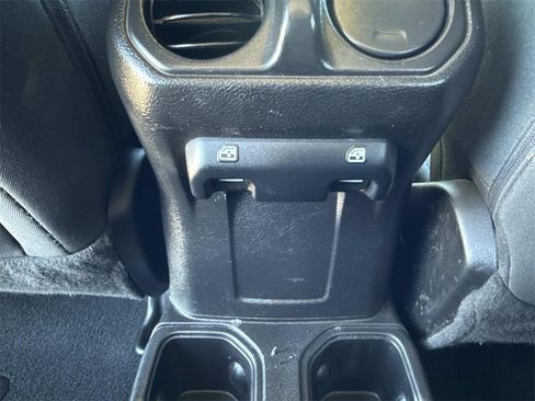 Used 2021 Jeep Wrangler Unlimited Sport image 23
