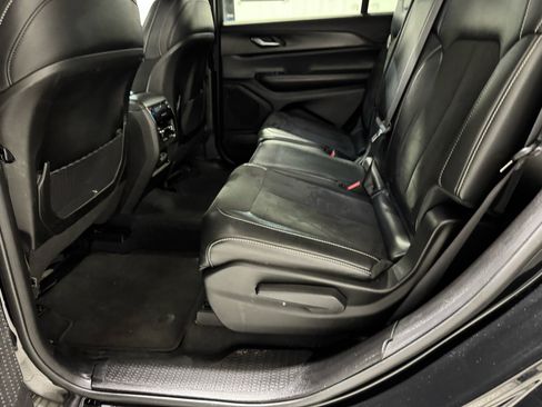 Used 2023 Jeep Grand Cherokee L Laredo image 17
