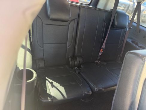 Used 2016 Chevrolet Suburban LS image 18