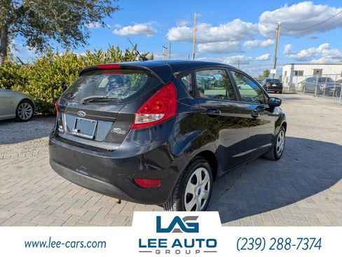 Used 2013 Ford Fiesta SE image 3