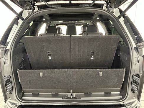 Used 2023 Land Rover Discovery HSE R-Dynamic image 39