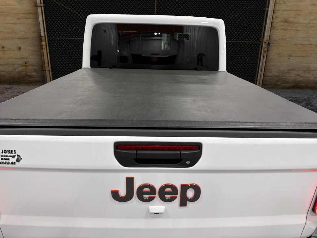 Used 2024 Jeep Gladiator Mojave AWD/4WD image 8