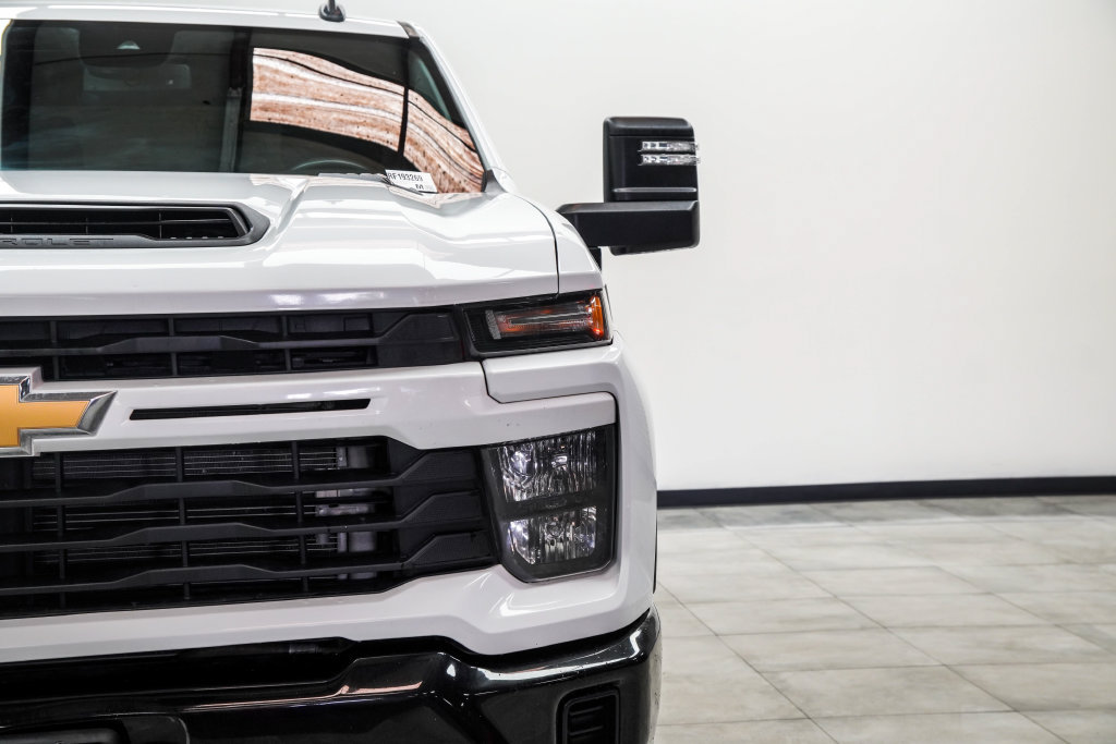 Used 2024 Chevrolet Silverado 2500 Custom w/ Custom Value Package AWD/4WD image 8