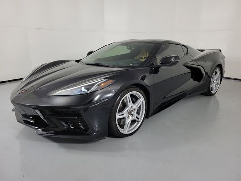 Used 2020 Chevrolet Corvette Stingray Preferred Cpe w/ 2LT Preferred Equipment Group image 2