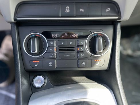 Used 2018 Audi Q3 2.0T Premium image 31