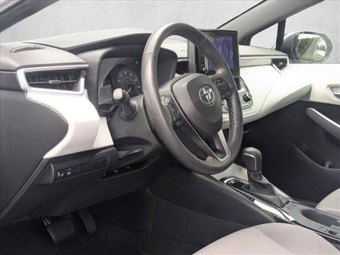 Used 2024 Toyota Corolla SE FWD image 2