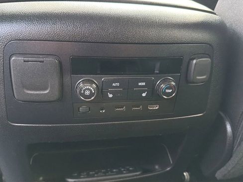 Used 2018 GMC Yukon SLT w/ Premium Edition image 16