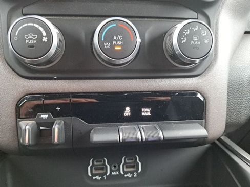 Used 2021 RAM 1500 Big Horn w/ Built-to-serve Edition image 20