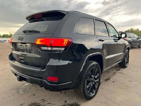 Used 2021 Jeep Grand Cherokee Laredo X AWD/4WD image 6