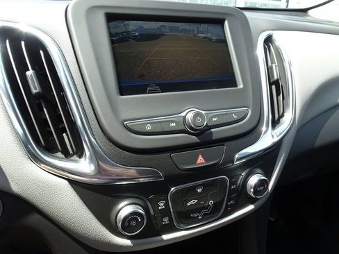 Used 2019 Chevrolet Equinox LS w/ LS Convenience Package FWD image 19