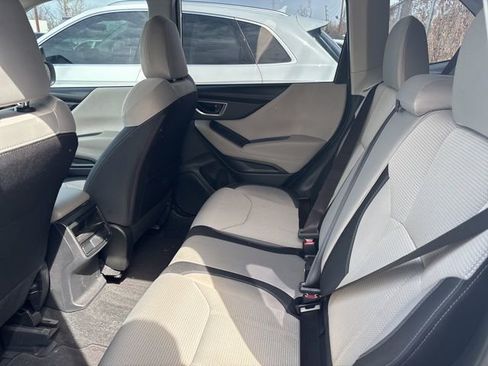 Used 2023 Subaru Forester Base image 5