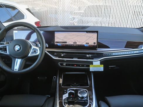Used 2026 BMW X5 sDrive40i w/ M Sport Package RWD image 9