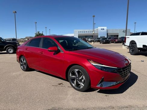Used 2021 Hyundai Elantra SEL w/ Convenience + Premium Package FWD image 3