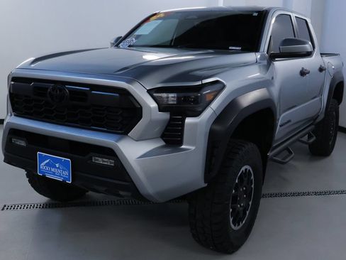 Used 2024 Toyota Tacoma TRD Off-Road AWD/4WD image 3