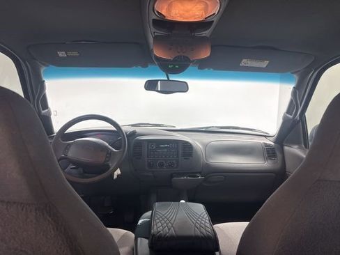 Used 2000 Ford Expedition XLT image 16