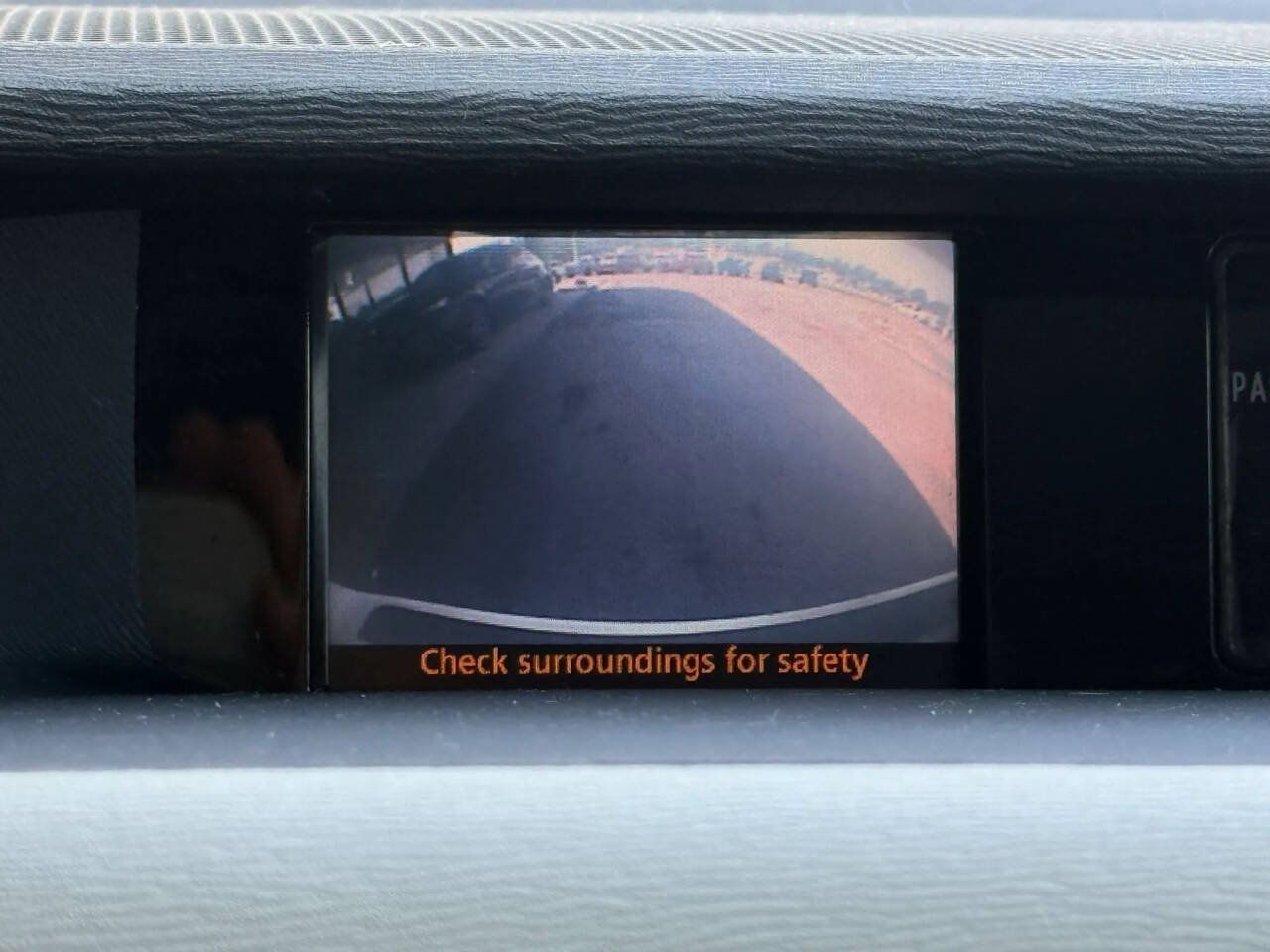 Used 2011 Toyota Sienna LE w/ Towing Pkg FWD image 9