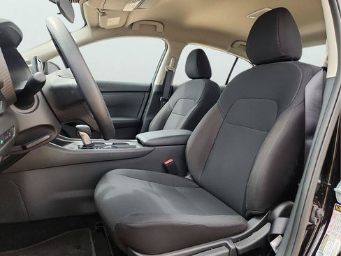 Used 2025 Nissan Sentra S FWD image 14