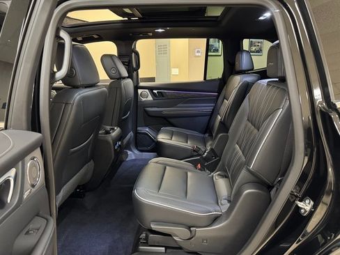 Used 2025 Buick Enclave Avenir w/ Super Cruise Package image 22