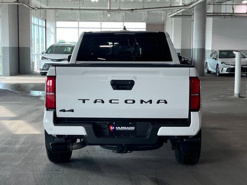 Used 2025 Toyota Tacoma SR5 AWD/4WD image 9