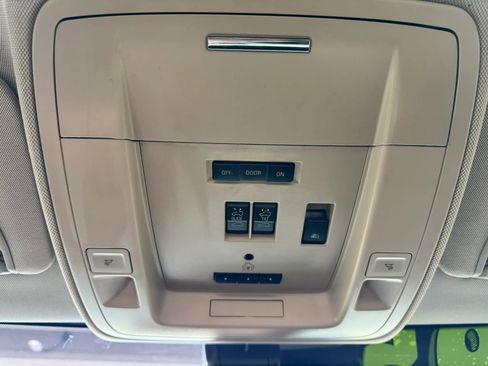 Used 2015 GMC Sierra 2500 Denali w/ Driver Alert Package image 17