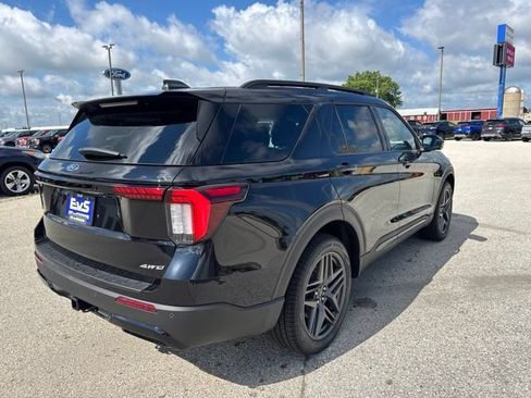 New 2026 Ford Explorer ST-Line w/ ST-Line Street Pack AWD/4WD image 3