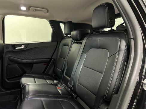 Used 2020 Ford Escape Titanium AWD/4WD image 29