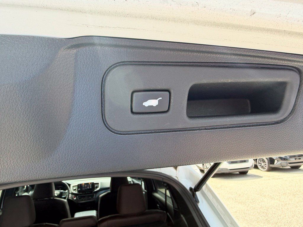Used 2024 Honda Passport EX-L image 10
