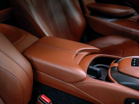 Used 2020 Aston Martin V8 Vantage Coupe image 50