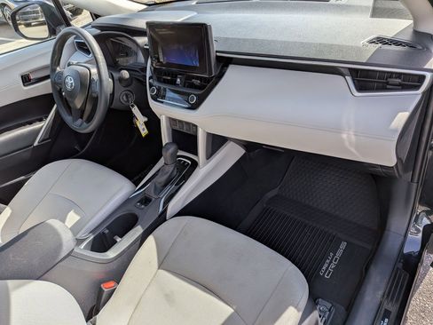 Used 2025 Toyota Corolla Cross L AWD/4WD image 36