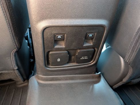 Certified 2023 Ford Bronco Outer Banks w/ Sasquatch Package AWD/4WD image 23