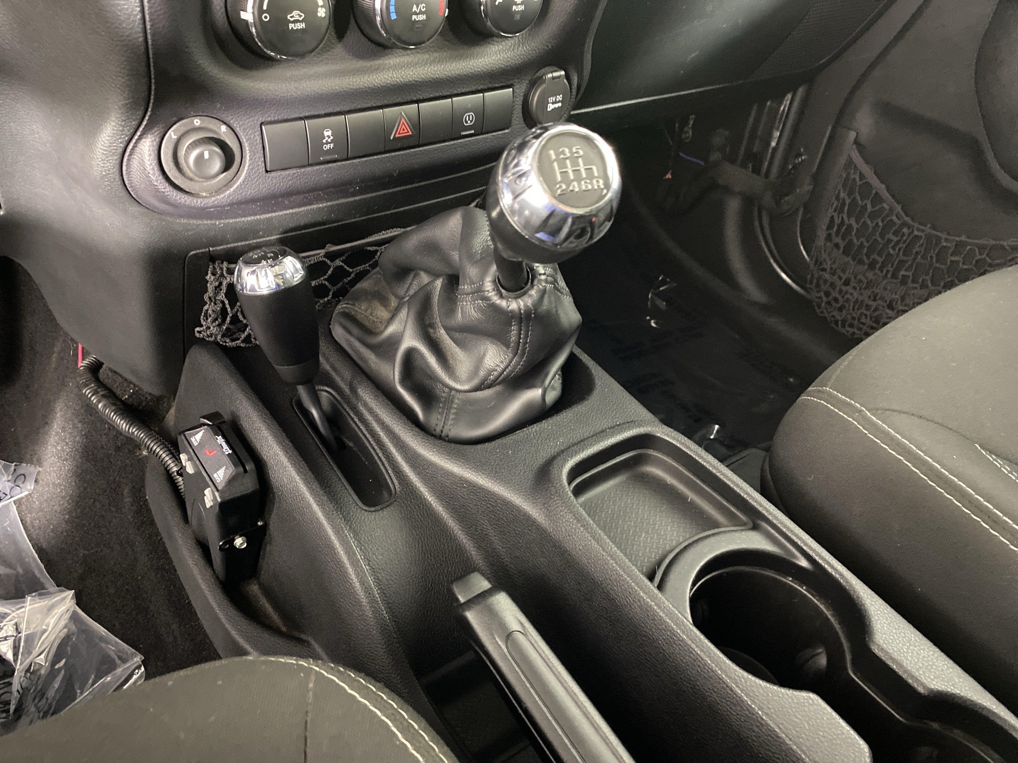 Used 2016 Jeep Wrangler Rubicon w/ Dual Top Group AWD/4WD image 29