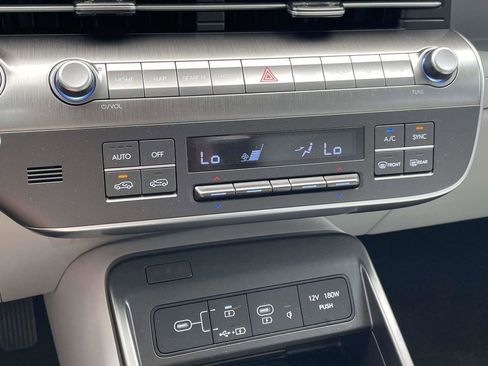 Certified 2025 Hyundai Kona Limited FWD image 18
