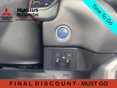 Used 2024 Toyota Tundra Platinum AWD/4WD image 25