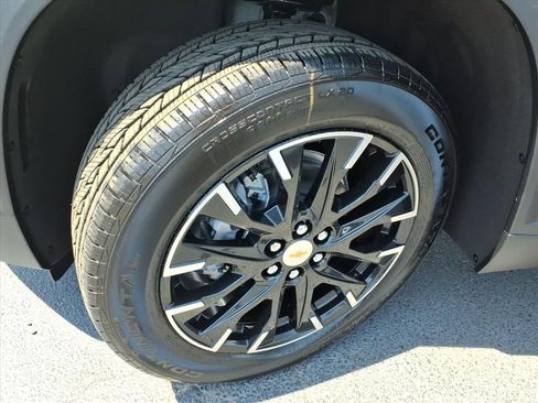 New 2026 Chevrolet Traverse LT w/ Sun and Wheel Package FWD image 16