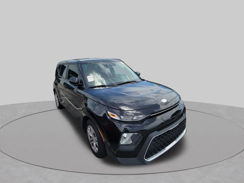Used 2020 Kia Soul LX FWD image 2
