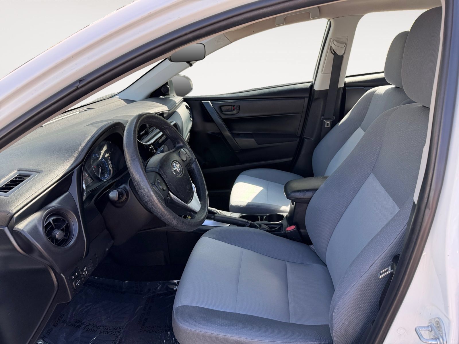 Used 2017 Toyota Corolla L w/ Carpet Mat Package (TMS) FWD image 9