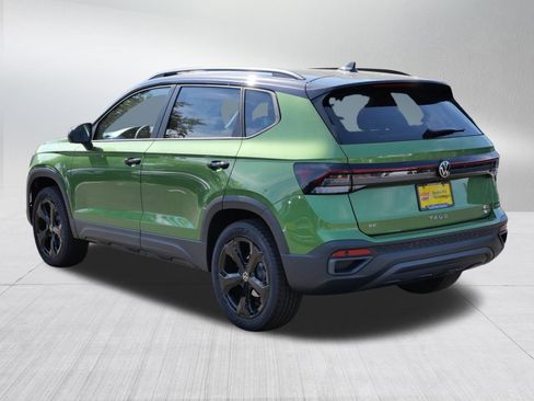 New 2025 Volkswagen Taos SE image 3
