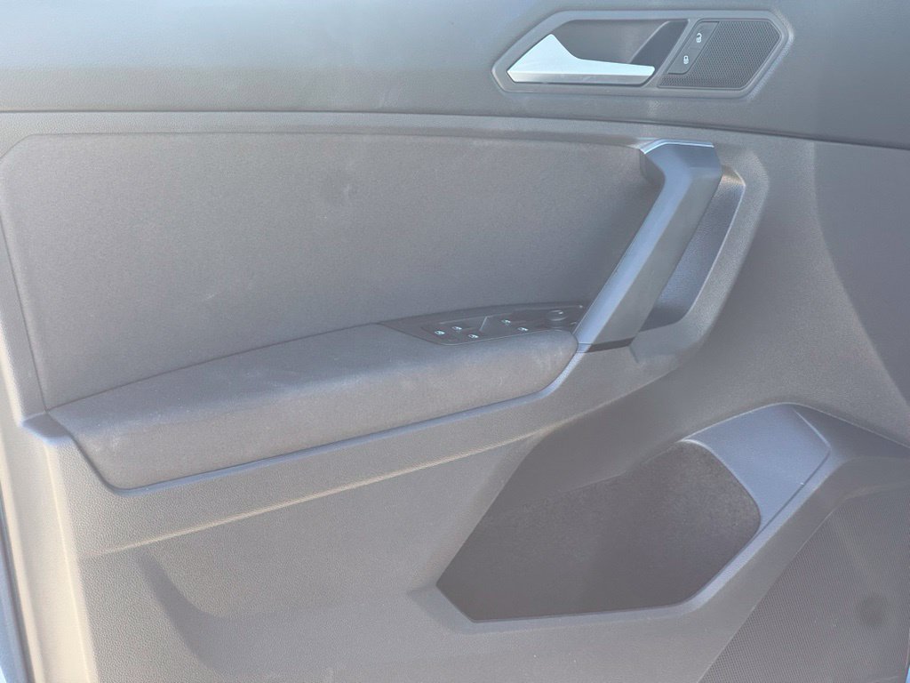 Used 2019 Volkswagen Tiguan S w/ Driver Assistance Package FWD image 9