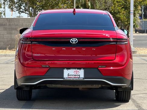 Certified 2023 Toyota Crown AWD/4WD image 6