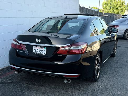 Used 2017 Honda Accord EX-L image 4