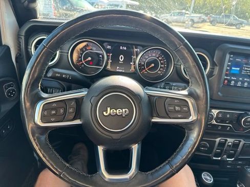 Used 2018 Jeep Wrangler Unlimited Sahara w/ Cold Weather Group AWD/4WD image 15
