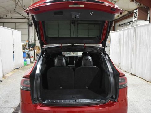 Used 2017 Tesla Model X 75D AWD/4WD image 19