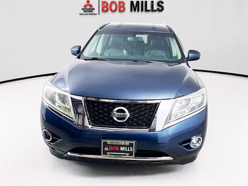 Used 2015 Nissan Pathfinder SL image 2