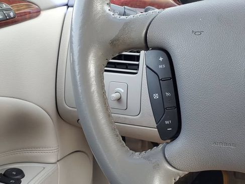 Used 2006 Buick Lucerne CXL w/ Luxury Package FWD image 16