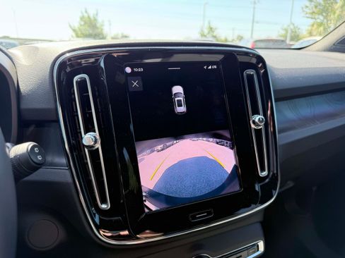 Certified 2023 Volvo XC40 Recharge Core AWD/4WD image 20