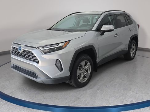 Used 2024 Toyota RAV4 XLE AWD/4WD image 1