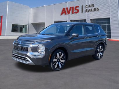 Used 2025 Mitsubishi Outlander SE