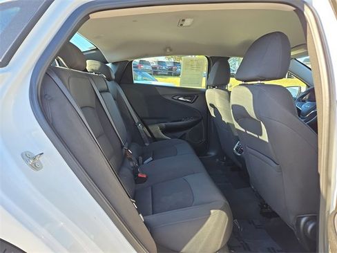 Used 2023 Chevrolet Malibu LT image 14