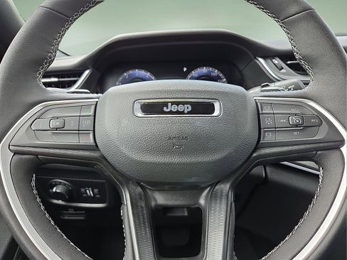 New 2025 Jeep Grand Cherokee L Altitude image 24